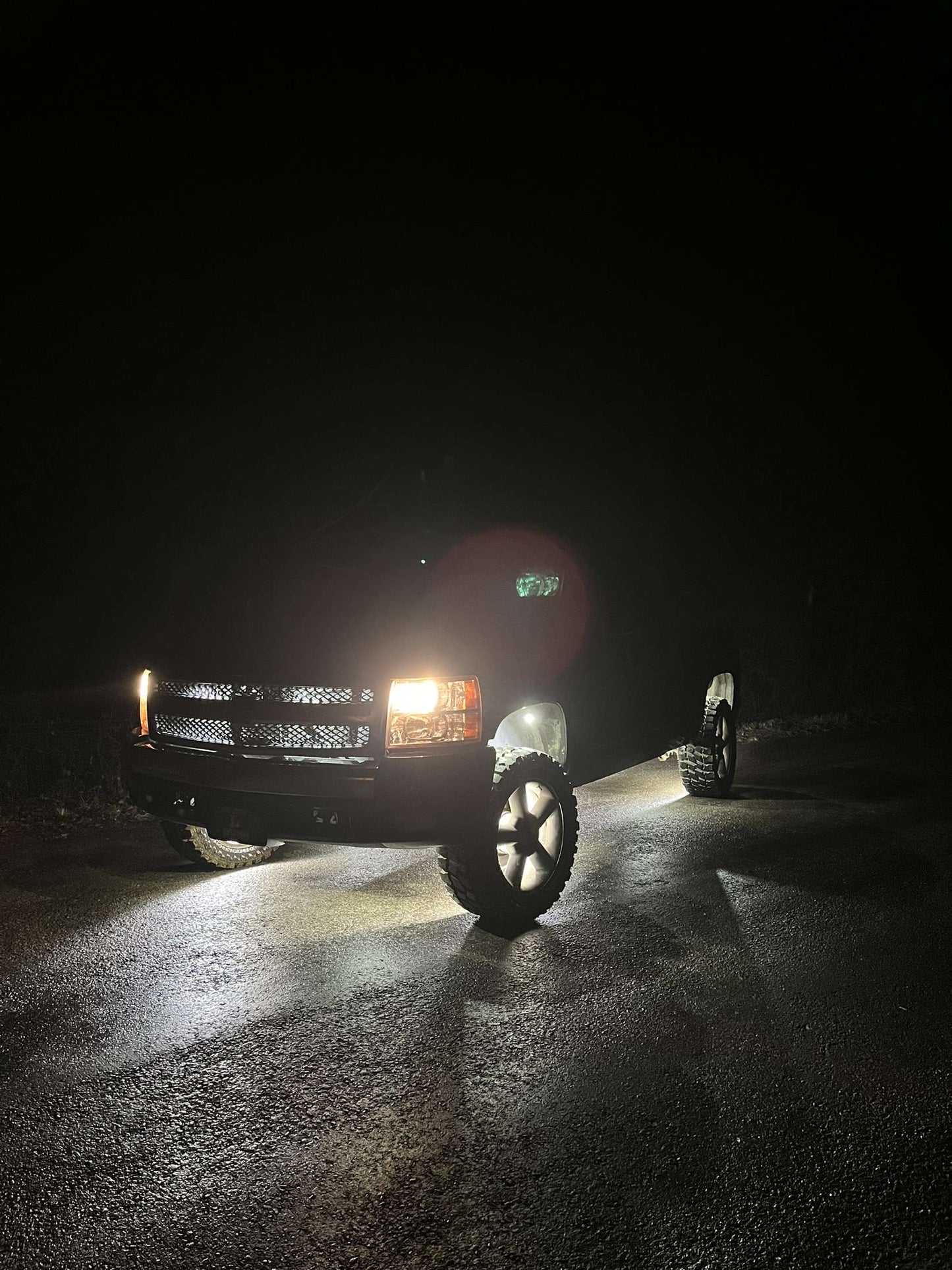 Entry Level Pure White Wheel & Rock Light Combo