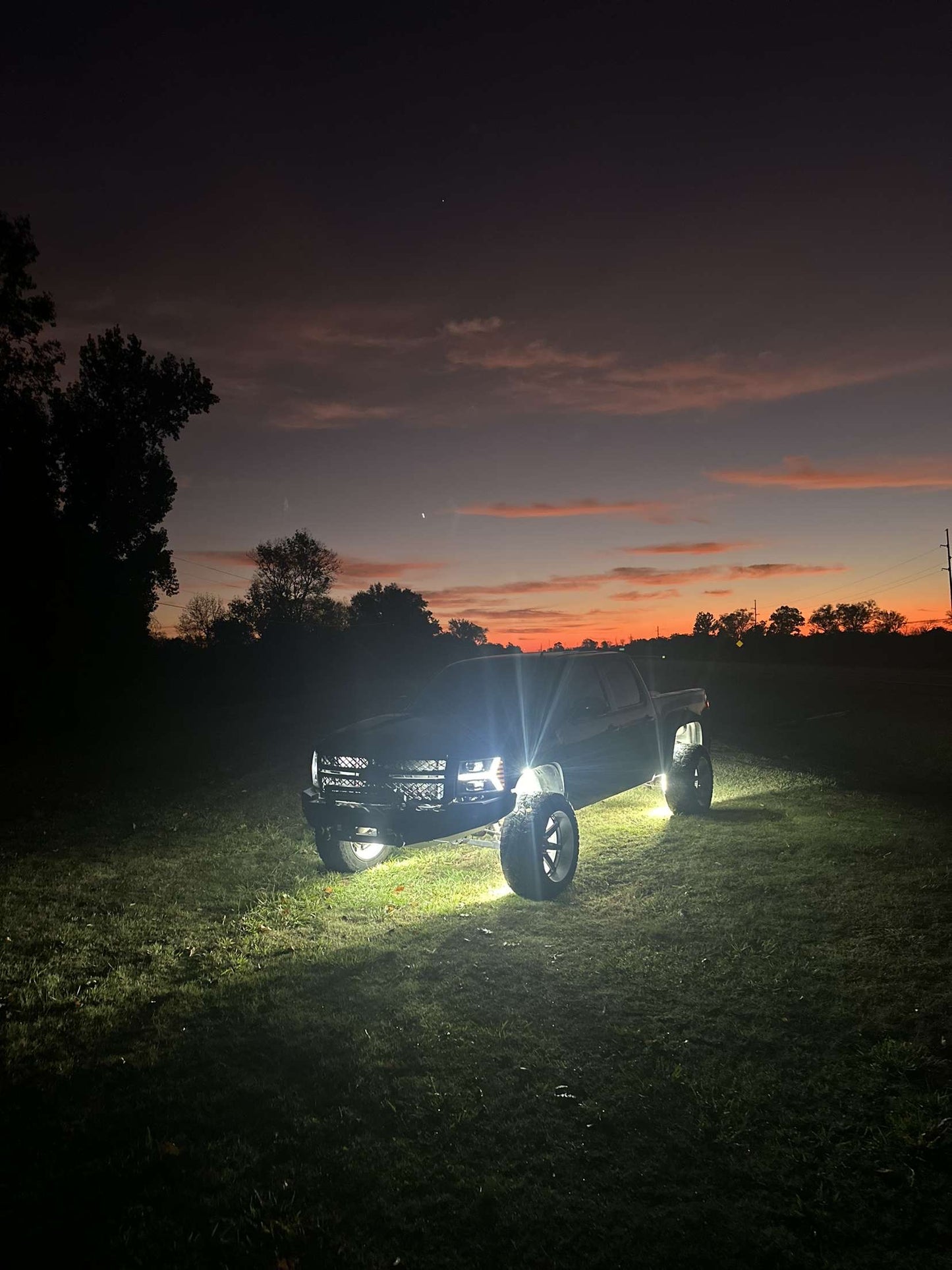 Entry Level Pure White Wheel & Rock Light Combo